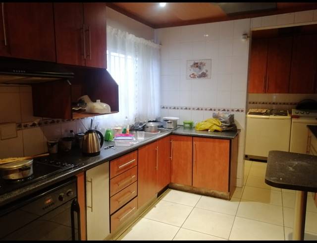 5 BEDROOM HOUSE FOR SALE IN BEDWORTH PARK